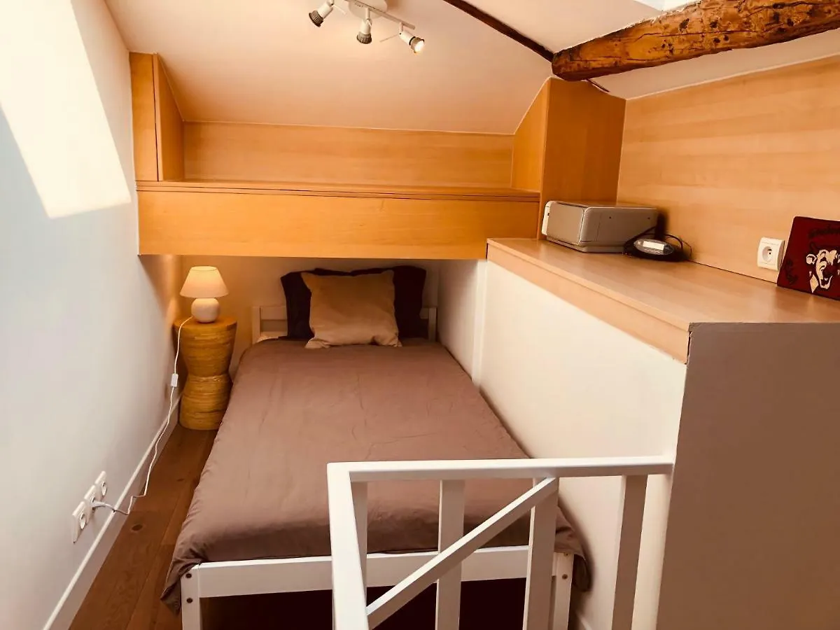 Apartment Saint-Antoine Paris 0*,  France